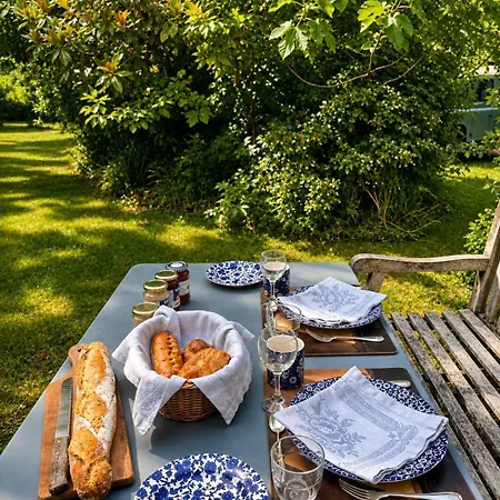 Le Manoir De - Et De Campagne Sully (Calvados)